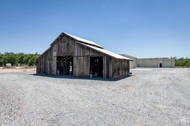 Discover an extraordinary 30-acre estate in the heart of - photo 36