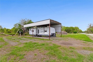 Lakefront retreat on three acres offering rare privacy - photo 37