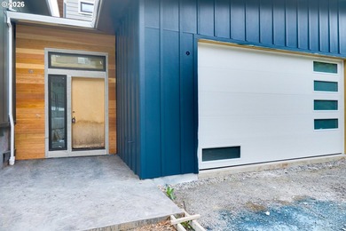 Elevated Gorge Living: Brand New Custom Build on NW Achor Ave - photo 1
