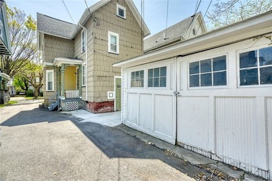 Welcome to 485 Meigs Street (14607)! This classic two-family - photo 5