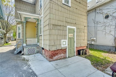 Welcome to 485 Meigs Street (14607)! This classic two-family - photo 6