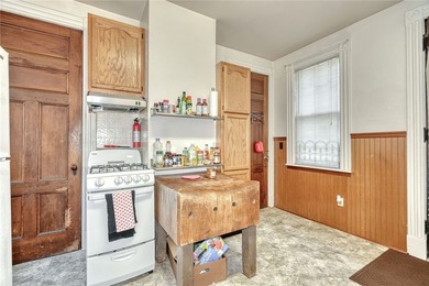 Welcome to 485 Meigs Street (14607)! This classic two-family - photo 9