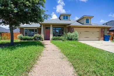 COME SEE YOUR NEW HOME! This gorgeous home features all the - photo 1