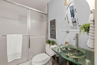 Enjoy easy downtown living in this beautifully maintained - photo 22
