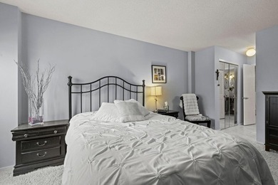 Enjoy easy downtown living in this beautifully maintained - photo 25