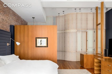 A rare full-floor maisonette at the intersection of SoHo s - photo 6