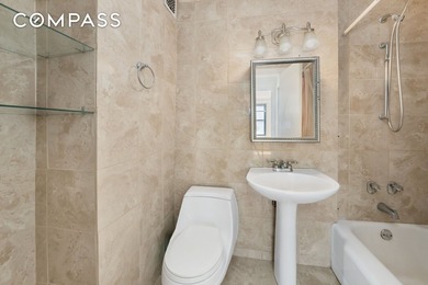 New to the market . 1 bed w large living room/dining area just - photo 3
