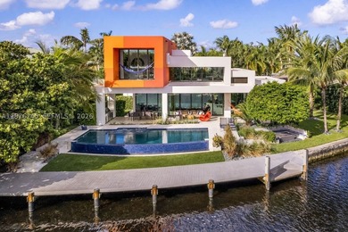 Discover an architectural showpiece where Modernist design meets - photo 1