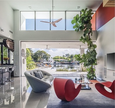 Discover an architectural showpiece where Modernist design meets - photo 9