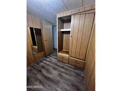 Cozy 2 bedroom /2 bath home with newer A/C Unit, Refrigerator