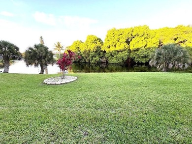 Beautiful tranquil setting on a winding lake overlooking the - photo 18