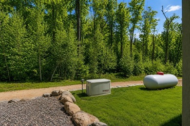 Beautifully built in 2023, this stunning home offers the perfect - photo 32