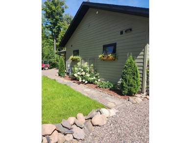 Beautifully built in 2023, this stunning home offers the perfect - photo 34