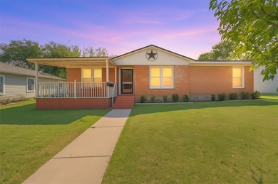 Lake Waco Home For Sale in Waco Texas