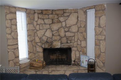 REDUCED ** REDUCED ** possible closing costs help ** OPPORTUNITY - photo 5