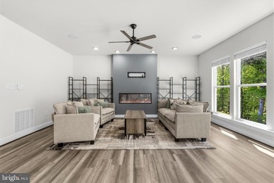 Nestled on a premium cul-de-sac lot, this stunning 2022 Pulte - photo 15