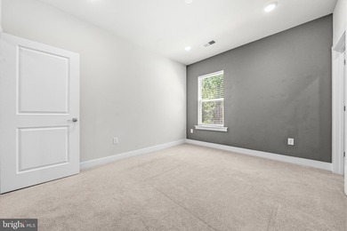 Nestled on a premium cul-de-sac lot, this stunning 2022 Pulte - photo 47