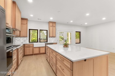 CURATED. COASTAL. LUXURY. Brand new and beautifully designed - photo 10