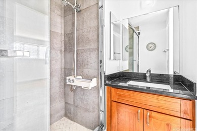 Beautifully renovated 2-bedroom, 1.5-bathroom unit offering 977 - photo 11