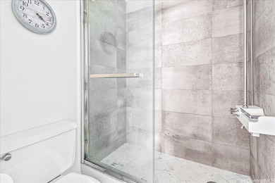 Beautifully renovated 2-bedroom, 1.5-bathroom unit offering 977 - photo 12