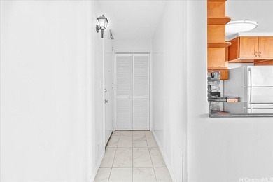 Beautifully renovated 2-bedroom, 1.5-bathroom unit offering 977 - photo 15