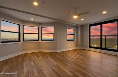 Spanning nearly 9,000 square feet across the 14th and 15th - photo 10