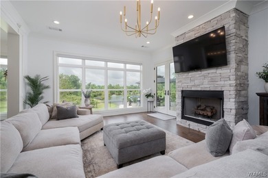 Modern luxury meets waterfront living in The Lakes. Offering - photo 4