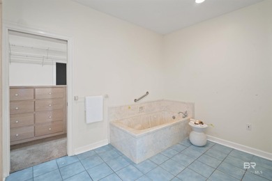 Welcome to one of the largest and most distinctive cottages in - photo 29