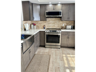 Discover this beautifully renovated 2-bedroom, 2-bathroom condo - photo 31