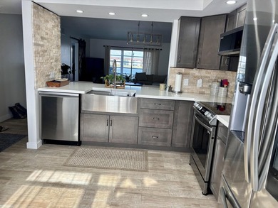 Discover this beautifully renovated 2-bedroom, 2-bathroom condo - photo 36