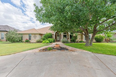 Unbeatable location! This open-concept home features recent - photo 1