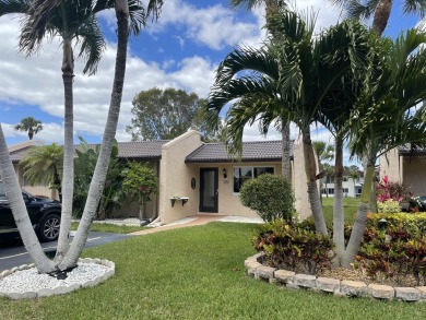 Golden Lakes Home For Sale in Royal Palm Beach Florida