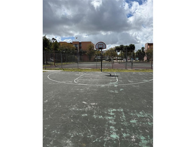 Excellent opportunity in a primer Miami location.
Spacious