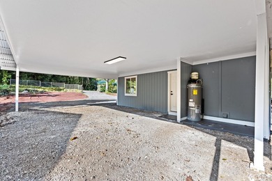 Completely renovated 3-bedroom, 1.5-bathroom home, with attached - photo 22