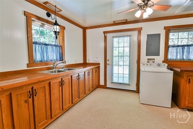Motivated Seller says, *Bring an Offer*! Don't miss this - photo 29