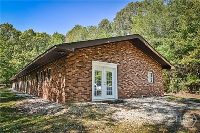 Motivated Seller says, *Bring an Offer*! Don't miss this - photo 32