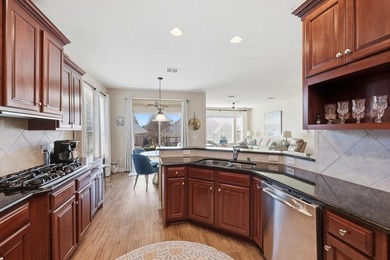 Beautiful maintained Walden floorplan with 2 bedrooms and a - photo 4