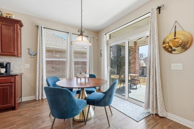 Beautiful maintained Walden floorplan with 2 bedrooms and a - photo 5