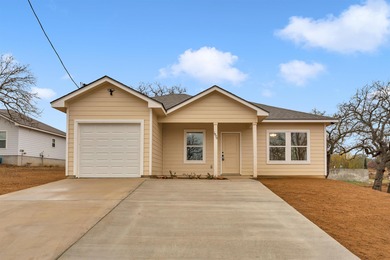 Lake LBJ Home For Sale in Kingsland Texas