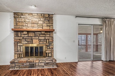 Quiet culdesac with acres of common property for your backyard - photo 12