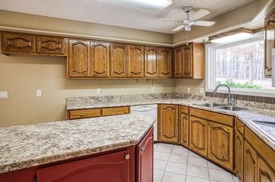 Quiet culdesac with acres of common property for your backyard - photo 15