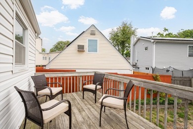 Welcome to this charming, well maintained Cape Cod style house - photo 16