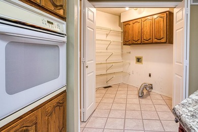 Quiet culdesac with acres of common property for your backyard - photo 19