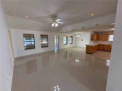 NEW PRICE!!!!! This Spacious 3-bedroom, 2-bath home located in a - photo 5