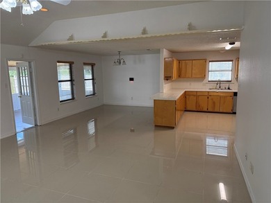 NEW PRICE!!!!! This Spacious 3-bedroom, 2-bath home located in a - photo 8