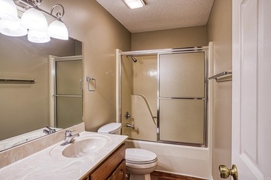 Quiet culdesac with acres of common property for your backyard - photo 32