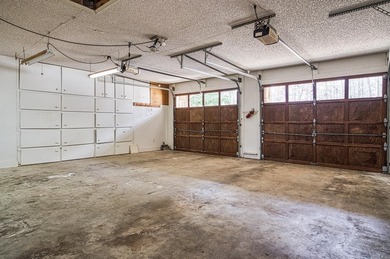 Quiet culdesac with acres of common property for your backyard - photo 40