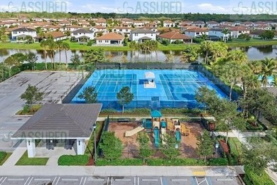 Well Appointed 3 bedrooms 2.5 bath home located on the lake in - photo 42