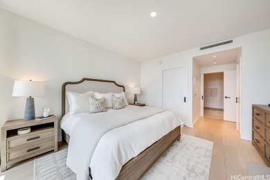 Rarely available 3-bedroom, 3-bathroom unit in the much-desired - photo 11