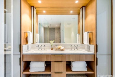 Rarely available 3-bedroom, 3-bathroom unit in the much-desired - photo 13